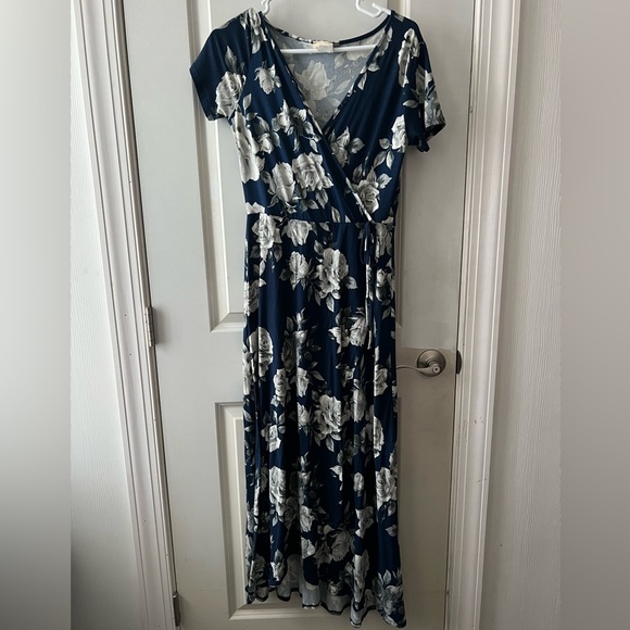 FLORAL WRAP DRESS - Picture 1 of 6